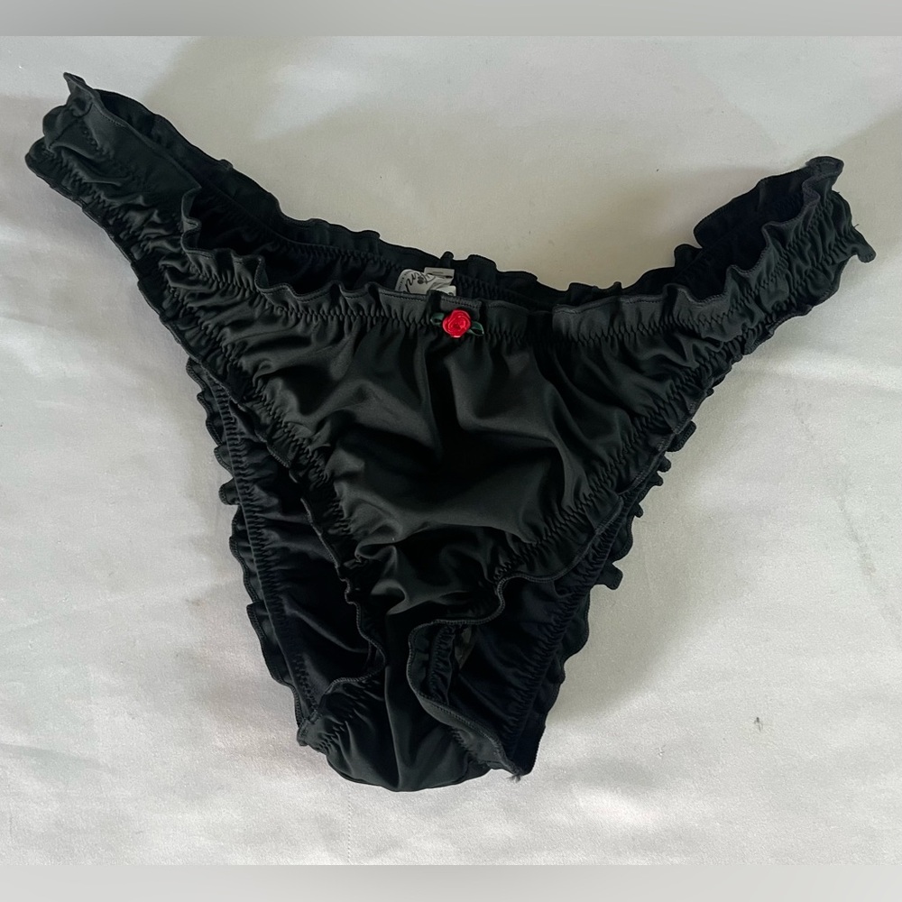 Victorias Secret Pink Nwt  Black  Swim Bikini Bottom Medium plus a free gift